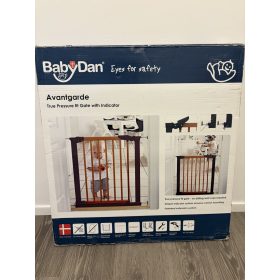   Babydan AVANTGARDE önfeszítős fa ajtórács fém kerettel - cseresznyefa színű (71 - 78 cm, bővíthető) - BONTOTT csomagolású