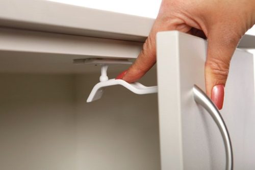 Öntapadós fiókzár