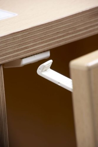 Kiiktatható szekrény- és fiókzár 